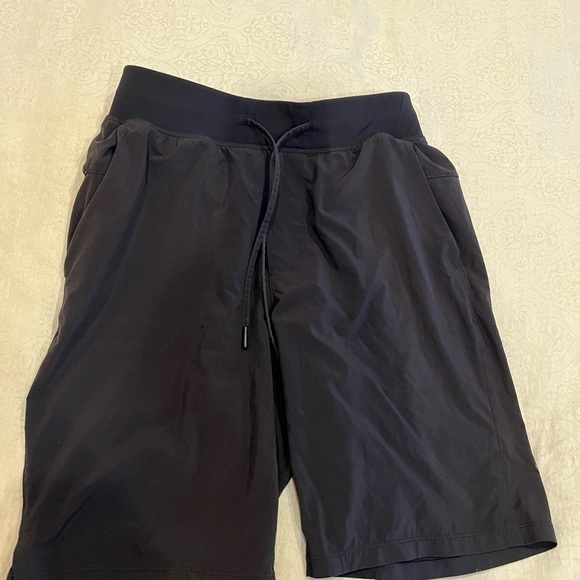 Men’s Lululemon shorts - Picture 7 of 9